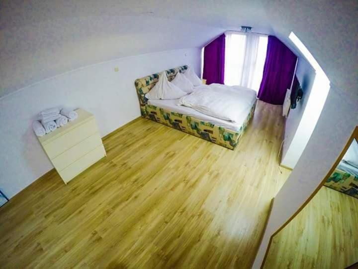 Casa Germana Hotel Lupeni  Esterno foto