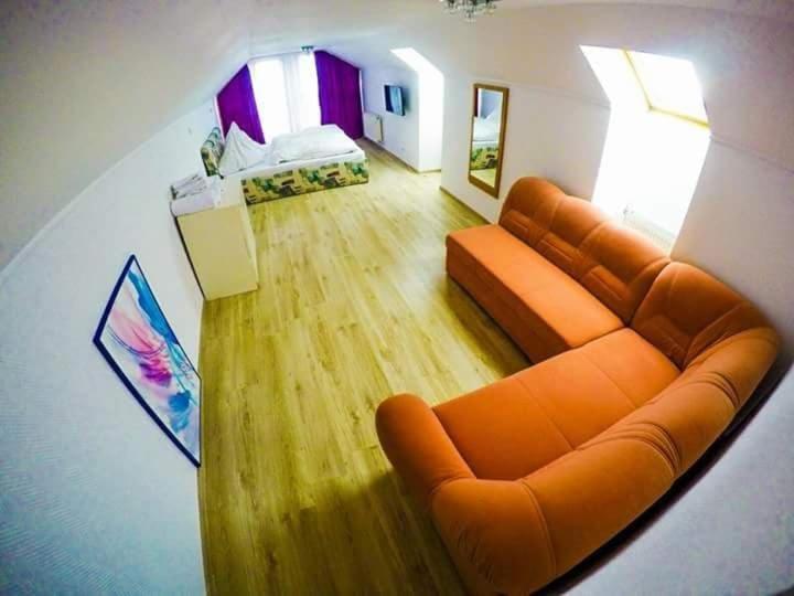Casa Germana Hotel Lupeni  Esterno foto